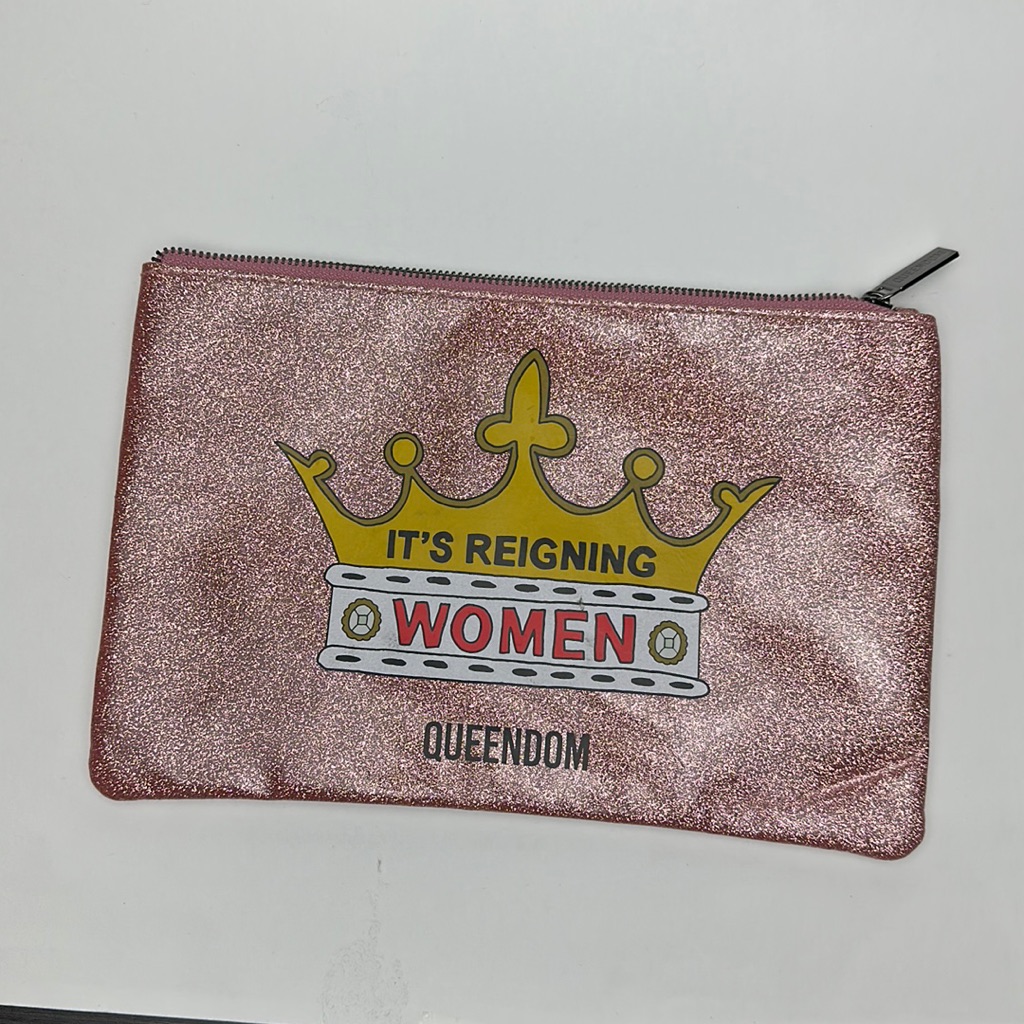 Queendom Case Pouch